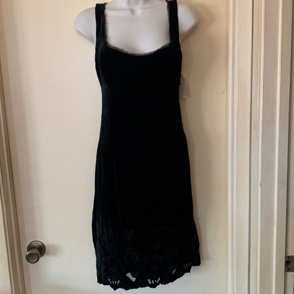 Tahari crushed black crushed velvet cocktail dress size 2 - Picture 1 of 10